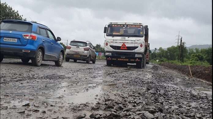 Mumbai goa expressway is become very dangerous in monsoon