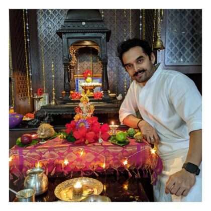 ganesh chaturthi marathi celebrity share with ganpati bappa photo