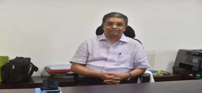 maharashtra chief secretary sanjay kumar is tested covid 19 positive he is home quarantined now