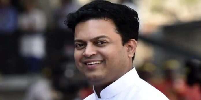Amit Deshmukh supports nana patole congress Party workers expect Congress to fight on its own