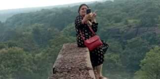 doctor wife taking selfie falling taking lali dame vidisha bhopal