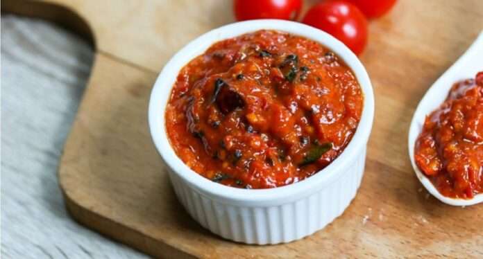 how to make Spicy Tomato Chutney