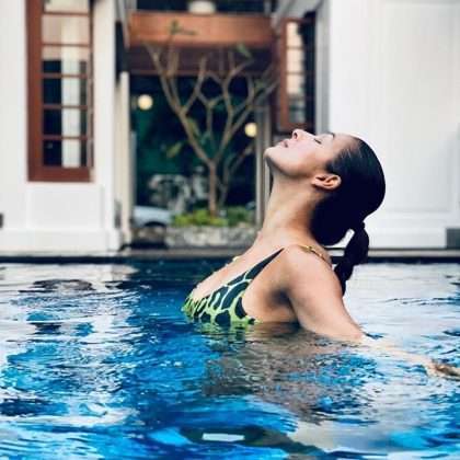 bollywood actress malaika arora share hot photo on social media