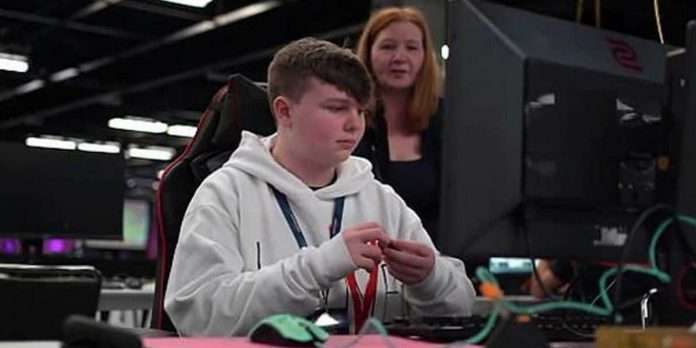 16 year old boy gets rich by playing video game