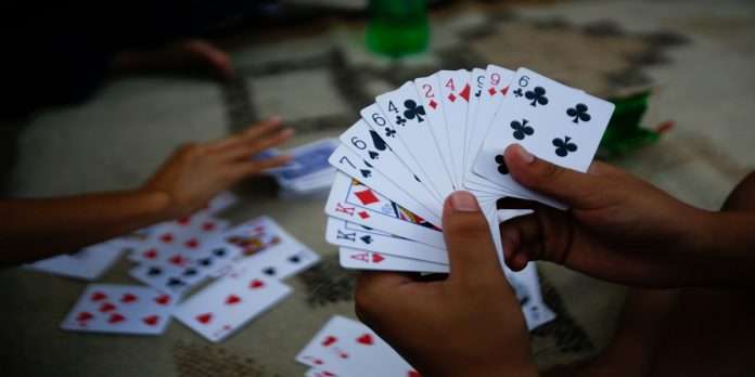 Kolhapur Police raid women's gambling gang, seize goods worth Rs 38,000