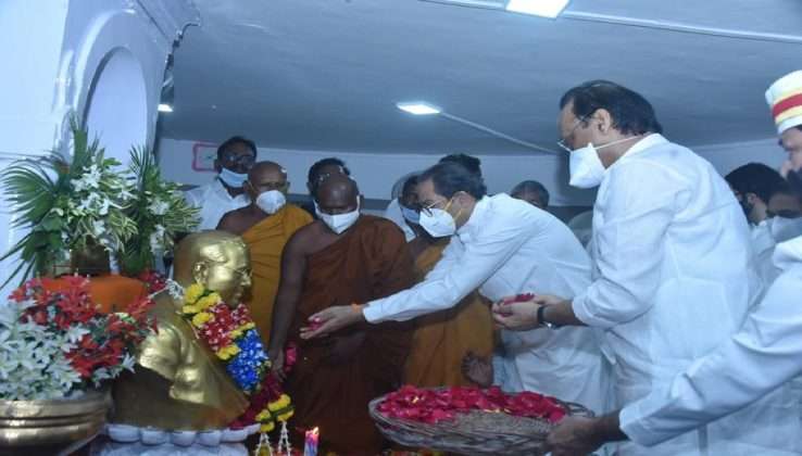 cm and governor offers floral tribute to dr babasaheb ambedkar on mahaparinirvan din ६