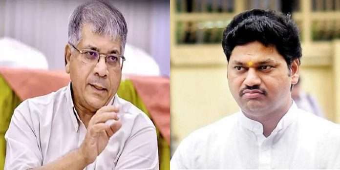 If the NCP wants to maintain prestige it has no choice to take resignation from Dhananjay Munde