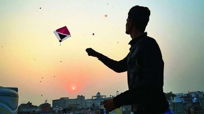 Why are kites are flying on Makar Sankranti?