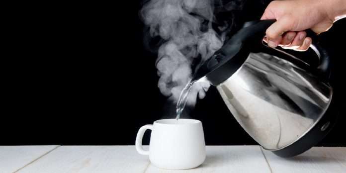 Drinking extra hot water is harmful to health