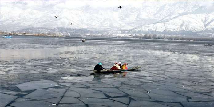 Frozen lake in Srinagar due to cold