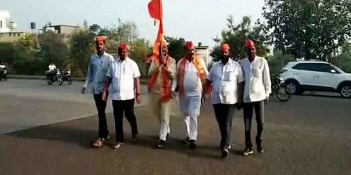 shiv sena workers from kolhapur leave for belgaum to protest