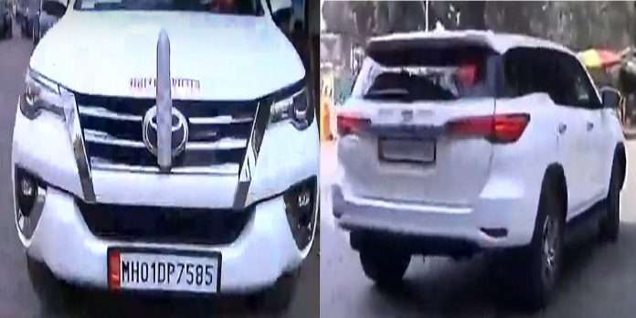 Pooja Chavan Suicide Case Sanjay Rathore's car is in the ministry, but the minister is not reachable