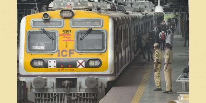 Mumbai Local train daily ticket allowed to passengers who fully vaccinated