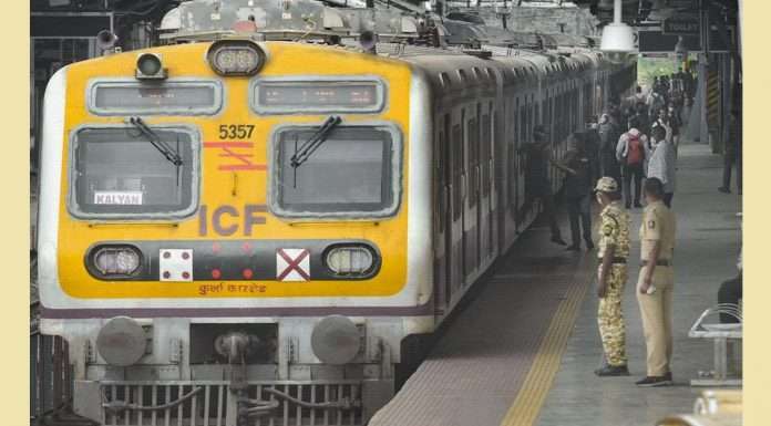Mumbai Local train daily ticket allowed to passengers who fully vaccinated
