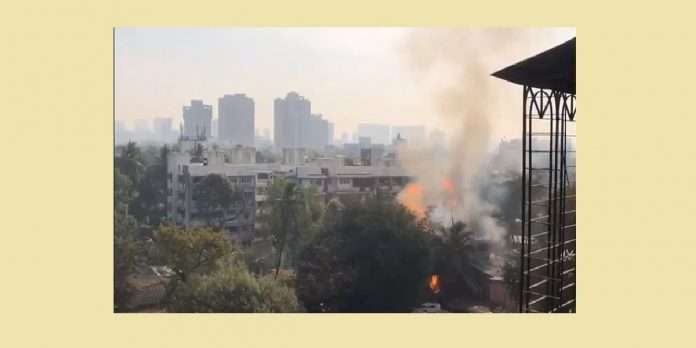 mumbai varsova fire broke out four injured