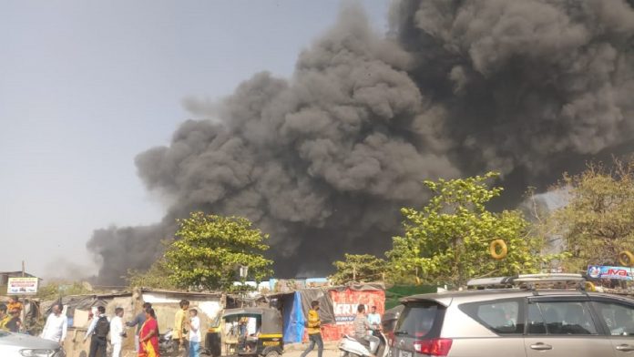 fire breaks out in mankhurd area at mumbai one person injured