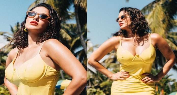 bollywood hot actress sunny leone bold bikini photoshoot viral on social media