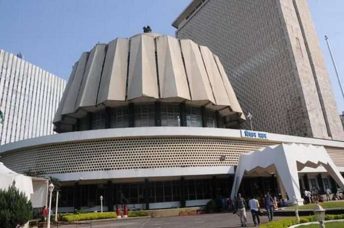 another 32 people have tested covid positive during the maharashtra winter session of the legislature 2021
