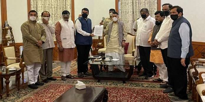 Delegation of BJP met Governor Bhagat Singh Koshyari at Raj Bhavan and handed over their memorandum