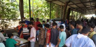 Queues of Covid positive patients for admission in Shastrinagar Hospital Dombivli
