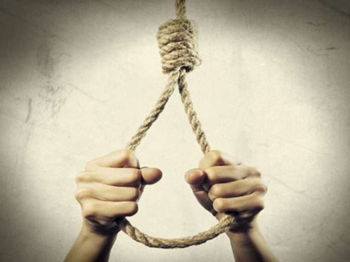 suicide stragulation student competitive exams in pune