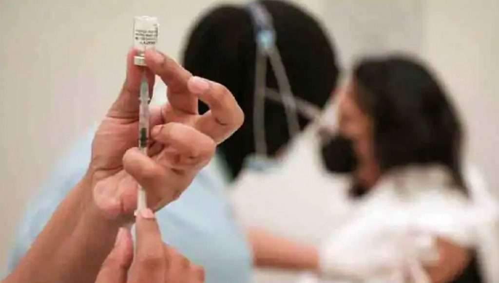 Corona Vaccination: मुंबईकरांनो उद्या सर्व लसीकरण केंद्र सुरू राहणार, पण Covaxin लसीचे डोस ‘यांनाच’ मिळणार
