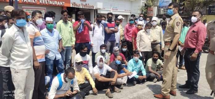 Patient protest in Nashik as they are not getting oxygen for bed with remdesivir injection