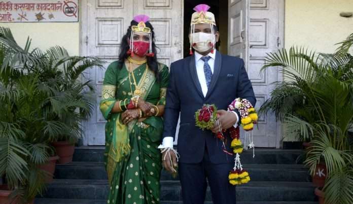 Maharashtra Lockdown 2021 first married today following today lockdown rules within 2 hours and among 20 people at mahim