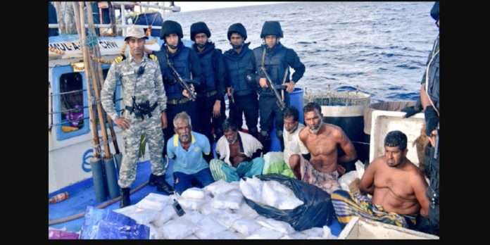 indian navy seized drugs worth 3 thousand crores from pakistani boat