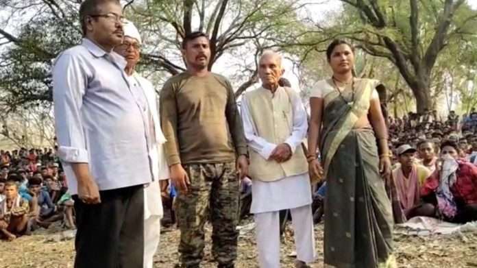Naxals released cobra jawan rakeshwar singh manhas after six days of gun fire attack bijapur