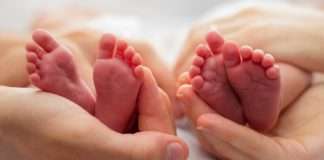 A mother who gave birth to twins yesterday died of covid-19