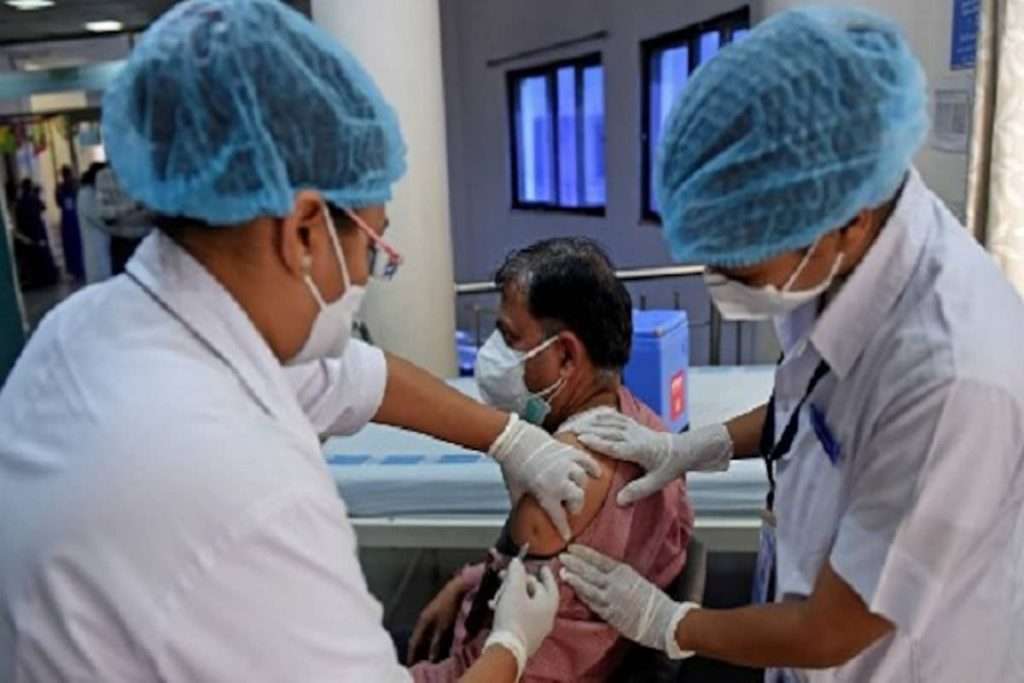 Corona vaccine : मुंबई, ठाणे, कल्याण- डोंबिवलीत आज लसीकरण बंद, पालिका, सरकारी केंद्रांवर लसचं नाहीत