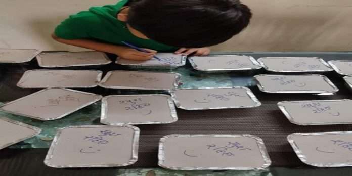 Khush Rahiye: little boy message on tiffin box wins hearts,his mother makes tiffin for covi19 patients