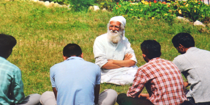 Sunderlal Bahuguna started the movement from the age of 13
