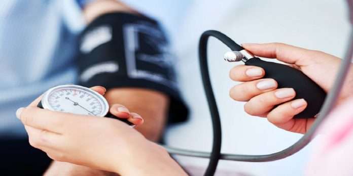 Middle-aged women check blood pressure regularly to avoid risk of heart attack, researchers said