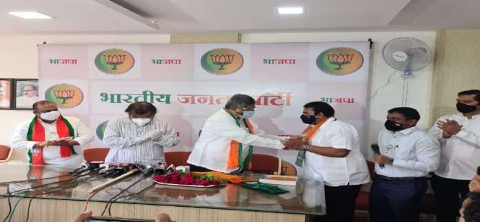 operation lotus 10 corporators of Matheran Municipal Council joined BJP Shiv Sena defeated