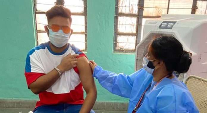 rishabh pant gets vaccinated