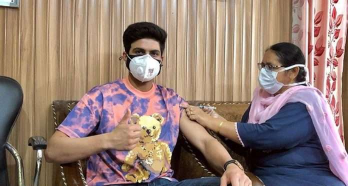 shubman gill gets vaccinated