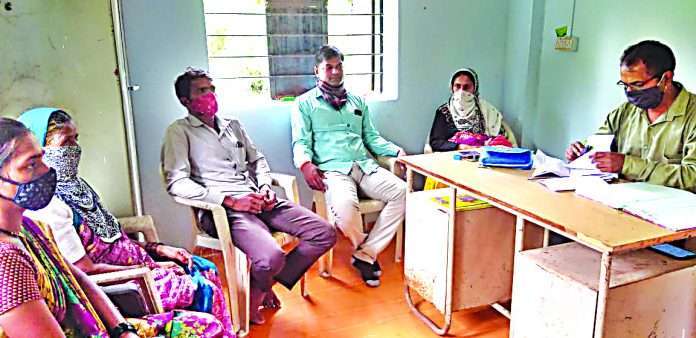 Female sarpanch attended monthly meeting with the nine-day-old baby