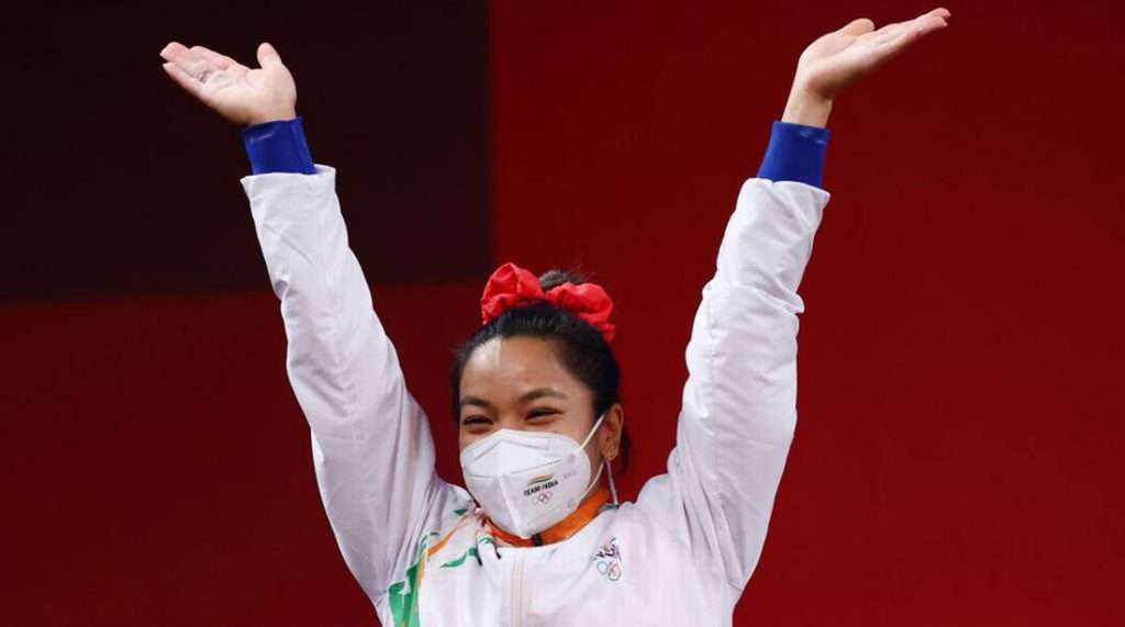 Tokyo Olympics : ‘भारतीय नारी सब पे भारी’! रौप्यपदक विजेत्या मीराबाईवर कौतुकाचा वर्षाव
