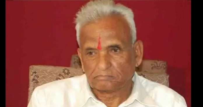 bjp leader devendra fadanvis and chandrakant patil demise of Ganpatrao Deshmukh