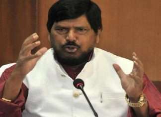 Ramdas athavale opposes Raj Thackeray's role remove loudspeaker from mosque
