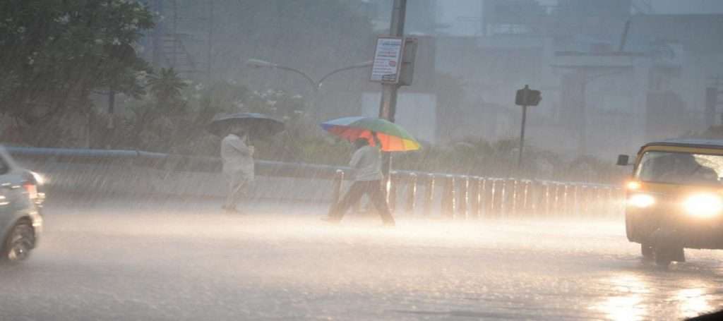 Rain Update: मुंबईसह उपनगरांत मुसळधार पाऊस; राज्यात आगामी दोन दिवस सर्वत्र वादळी पावसाचा धोका