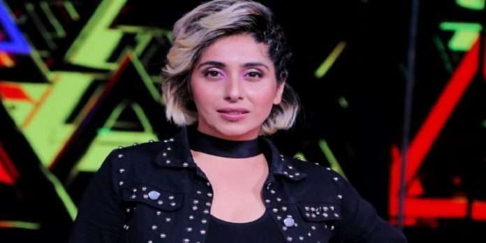 bigg boss ott contestant singer neha bhasin has also become a victim of body shaming herself expressed pain