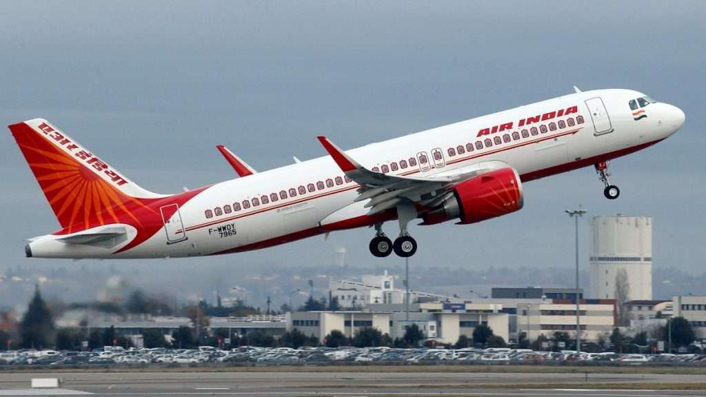 Air India disinvestment: एअर इंडियाची निविदा टाटा सन्सने जिंकल्याची बातमी चुकीची – केंद्र सरकार
