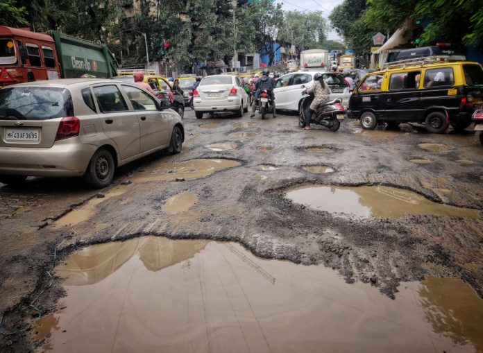 bmc filled Potholes on Mumbai roads with Geo Polymer, Rapid Hardening Concrete method