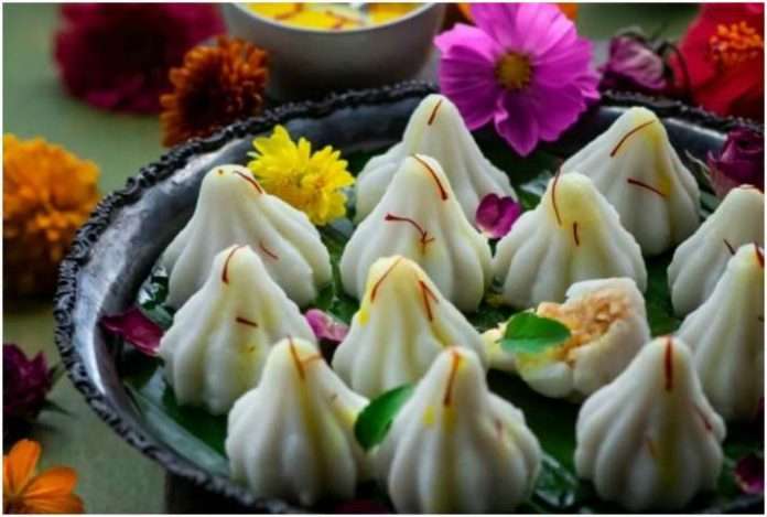 Ganesh Chaturthi 2021 know the real reason behind ganpati bappa loves modak for eat