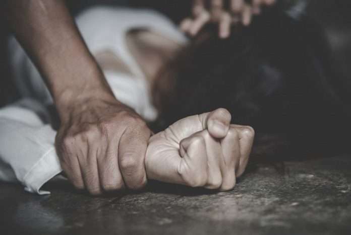 Woman raped in nashik by putting knife in small girl neck