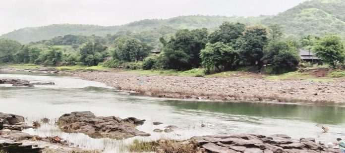 Demand of Poladpurkars to remove silt from Savitri river