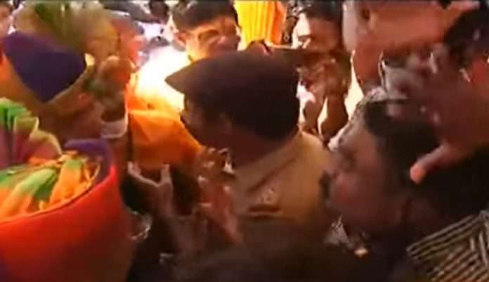 ganesh visarjan 2021 police action on tulshibaug ganpati during immersion